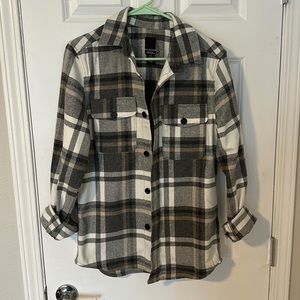 H&M grey and white plaid flannel jacket. Size XS.